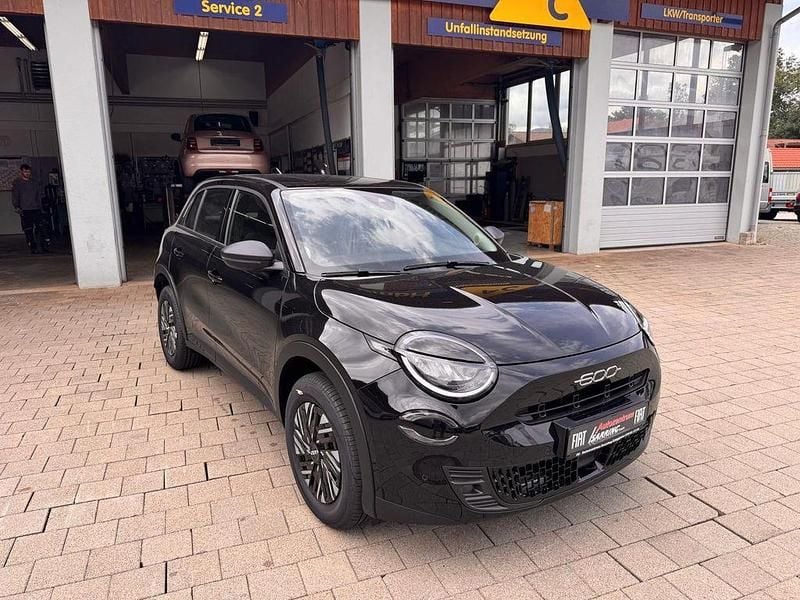 Schwarz Neu 2025 Fiat 600 SUV | 26.500 € (Fairer Preis) - Bild 1/4
