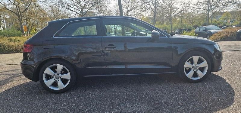 Usata Audi A3 122 CV (89 kW) 2012 Nero Utilitaria