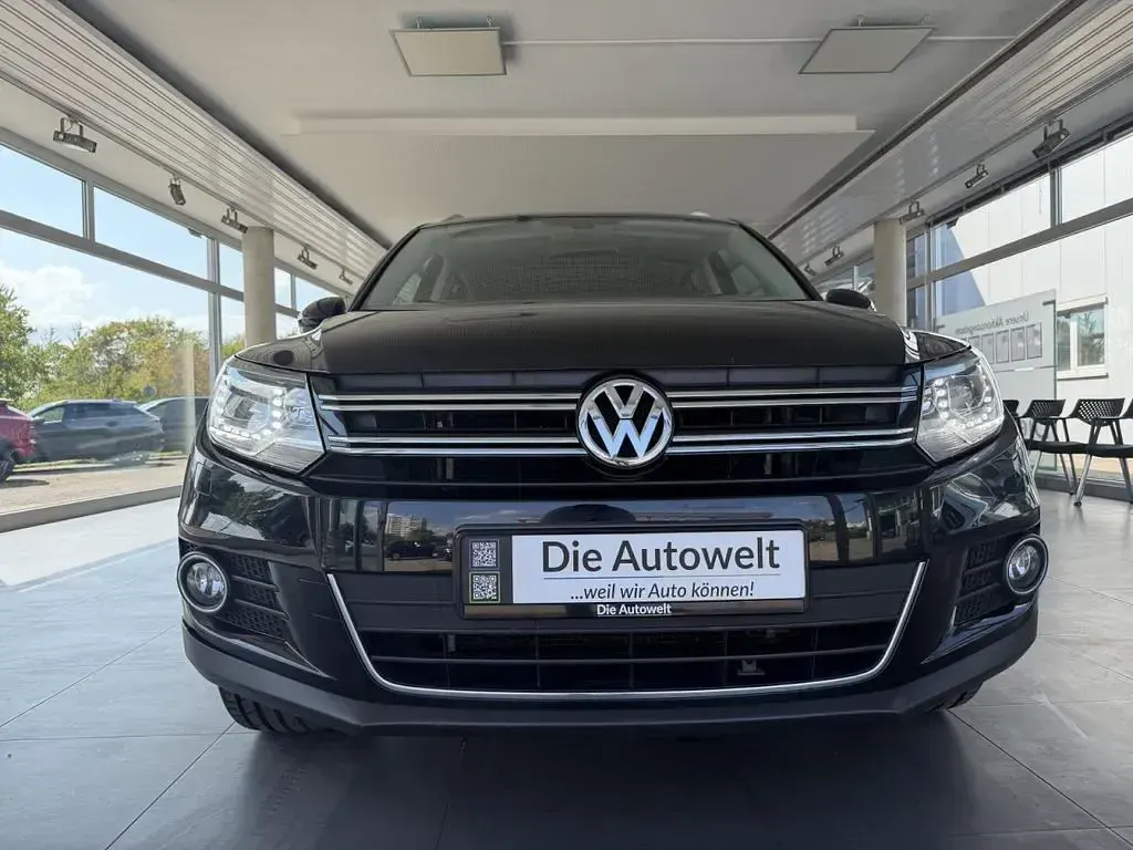 Gebraucht VW Tiguan Sport 140 PS (102 kW) 2012 Deep black perleffekt SUV