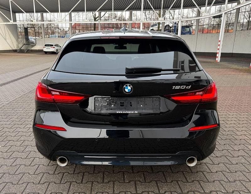 Gebraucht BMW 120 Sport Line 190 PS (139 kW) 2022 Schwarz ii Kleinwagen