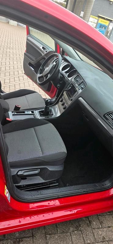 Gebraucht VW Golf VII 86 PS (63 kW) 2014 Rot Limousine