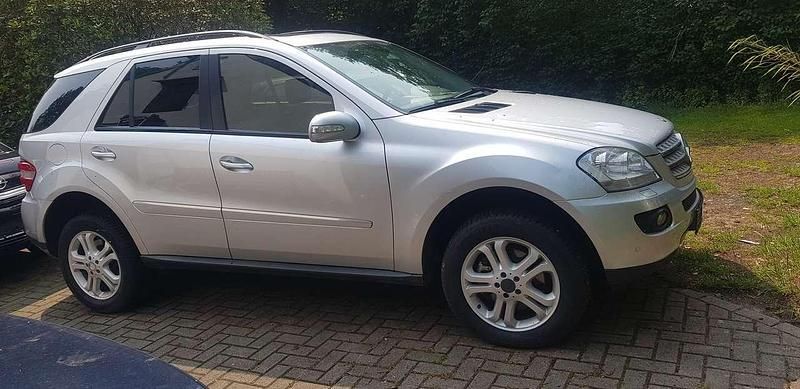 Silber Gebraucht 2008 Mercedes ML280 SUV | 7.990 € (Guter Preis) - Bild 1/4