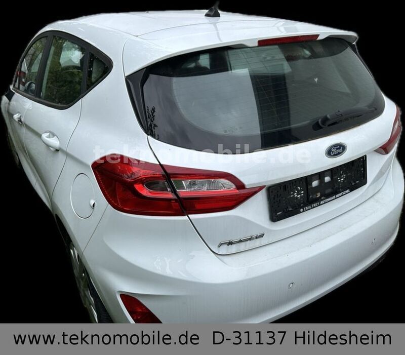 Gebraucht Ford Fiesta 101 PS (74 kW) 2018 Weiß Kleinwagen