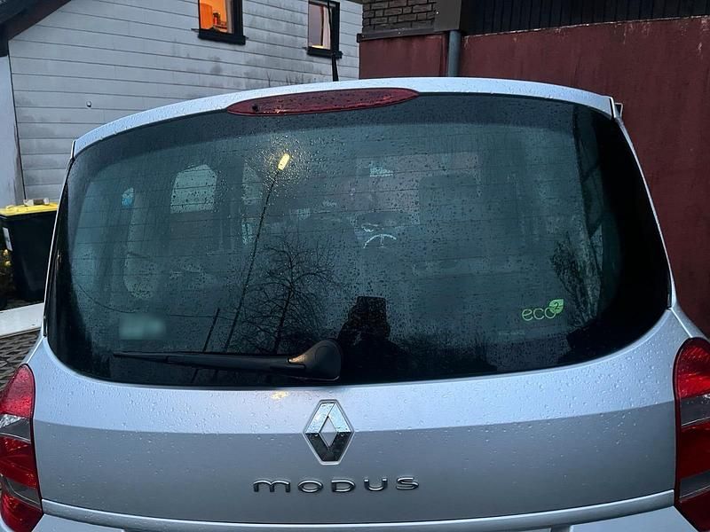 Gebraucht Renault Modus 75 PS (55 kW) 2008 Silber Van / Kleinbus