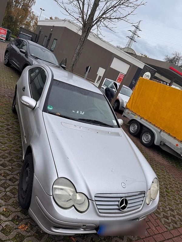 Silber Gebraucht 2002 Mercedes C180 Kleinwagen | 1.100 € (Guter Preis) - Bild 1/4