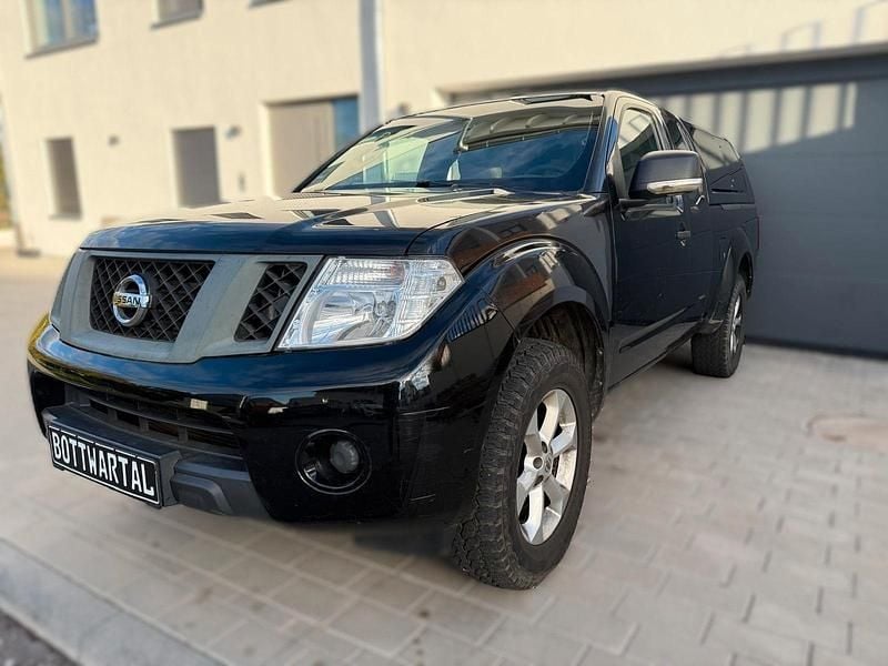 Schwarz Gebraucht 2015 Nissan Navara XE Abholung | 11.499 € (Fairer Preis) - Bild 1/4