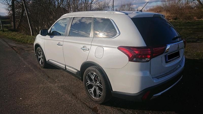 Gebraucht Mitsubishi Outlander Top 150 PS (110 kW) 2016 Weiß SUV