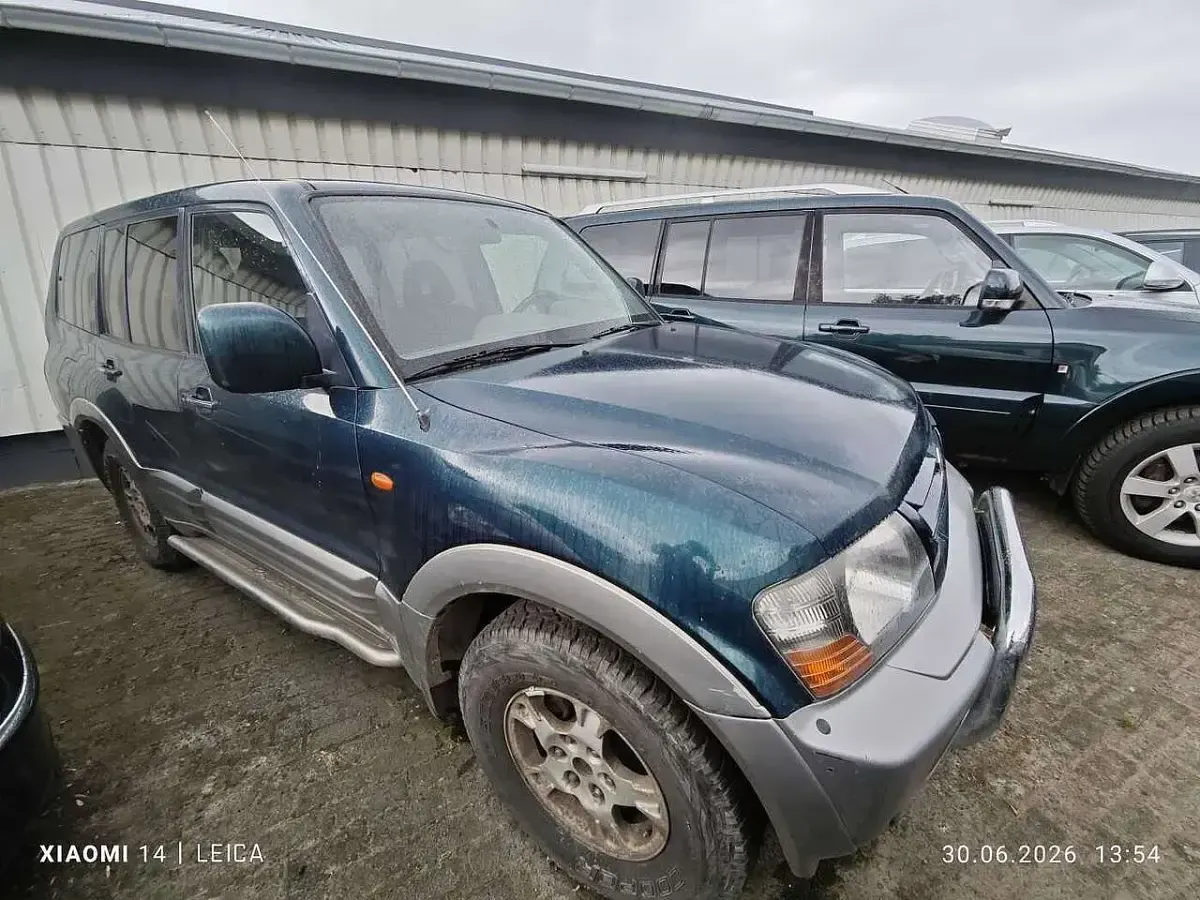 Gebraucht Mitsubishi Pajero 165 PS (121 kW) 2000 Grün SUV