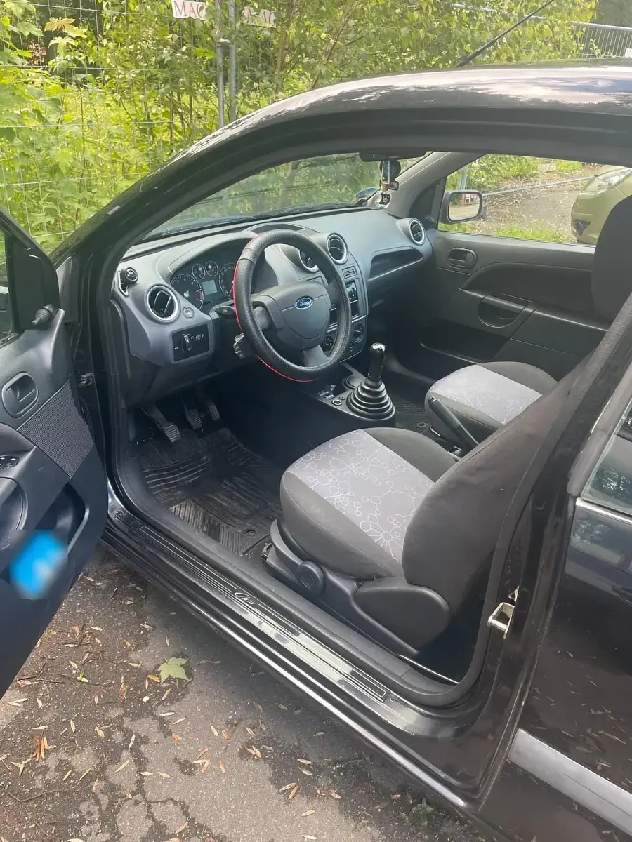 Gebraucht Ford Fiesta 69 PS (50 kW) 2006 Schwarz Kleinwagen