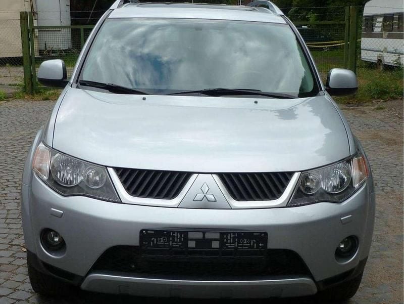 Silber Gebraucht 2008 Mitsubishi Outlander Inform SUV | 4.000 € (Superpreis) - Bild 1/4