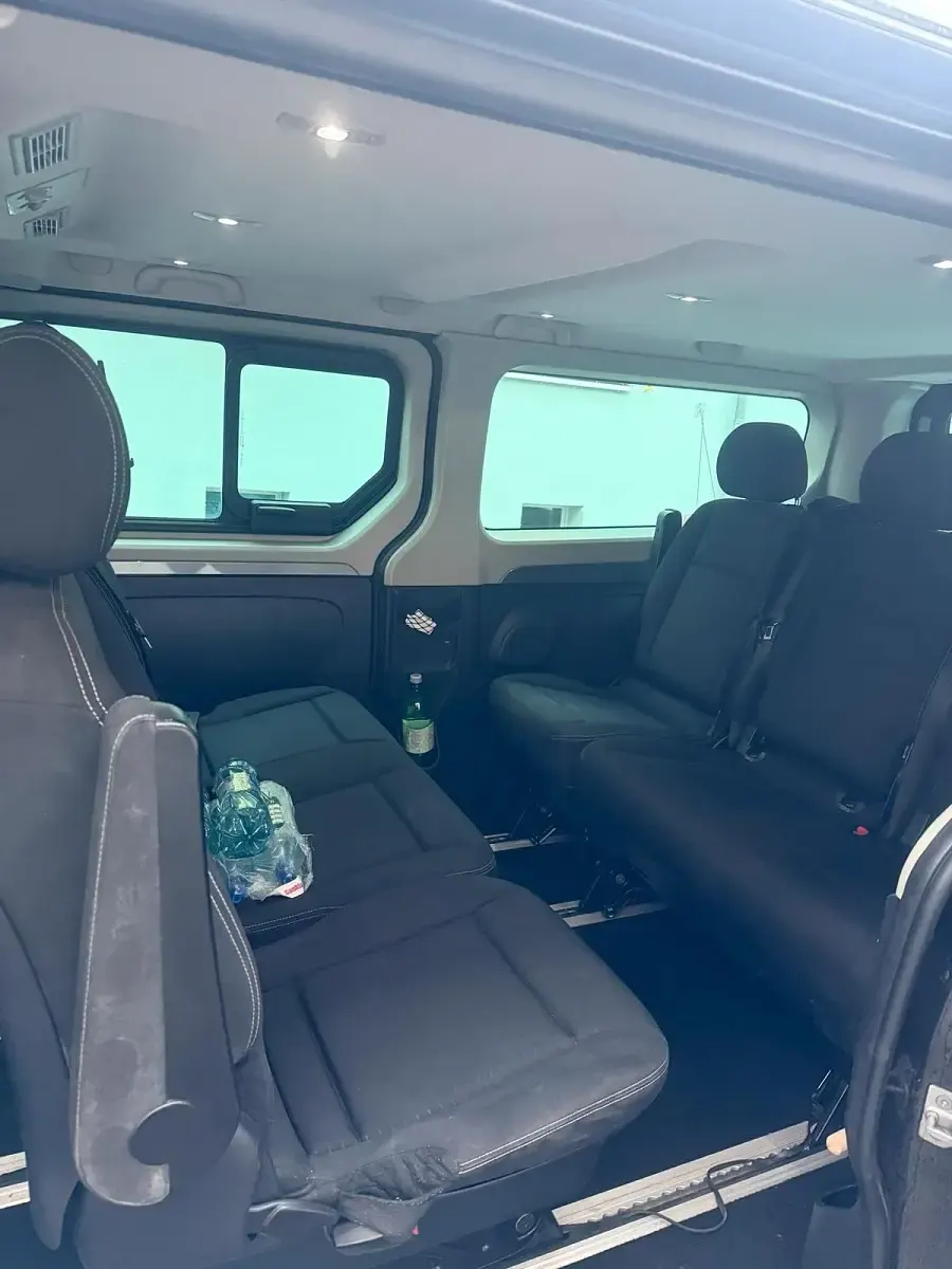 Gebraucht Opel Vivaro 145 PS (106 kW) 2018 Braun Van / Kleinbus