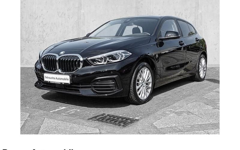 Schwarz Gebraucht 2022 BMW 118 Advantage Kleinwagen | 21.490 € (Guter Preis) - Bild 1/4