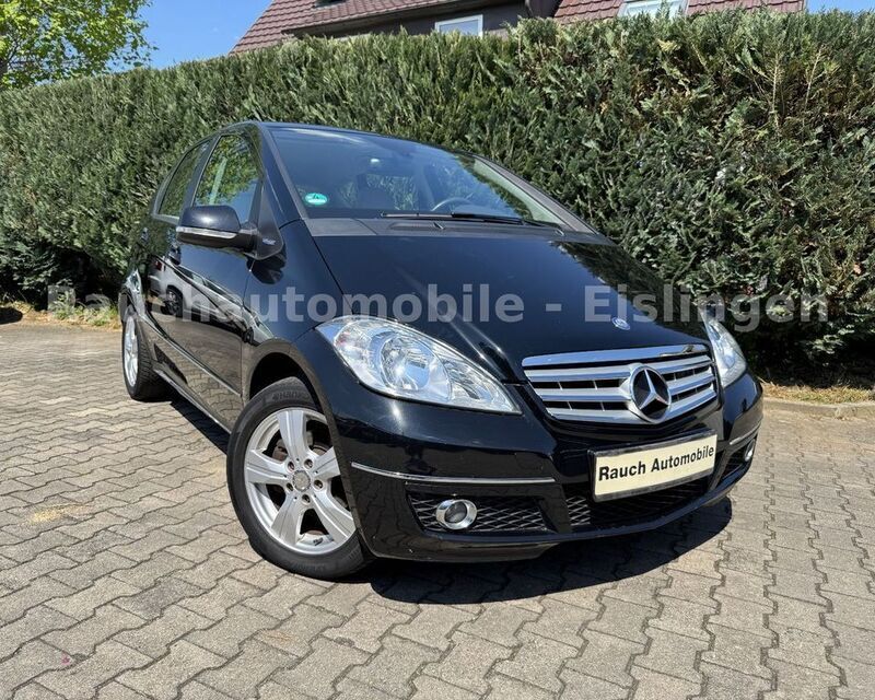 Schwarz Gebraucht 2012 Mercedes A160 Limousine | 6.899 € - Bild 1/4