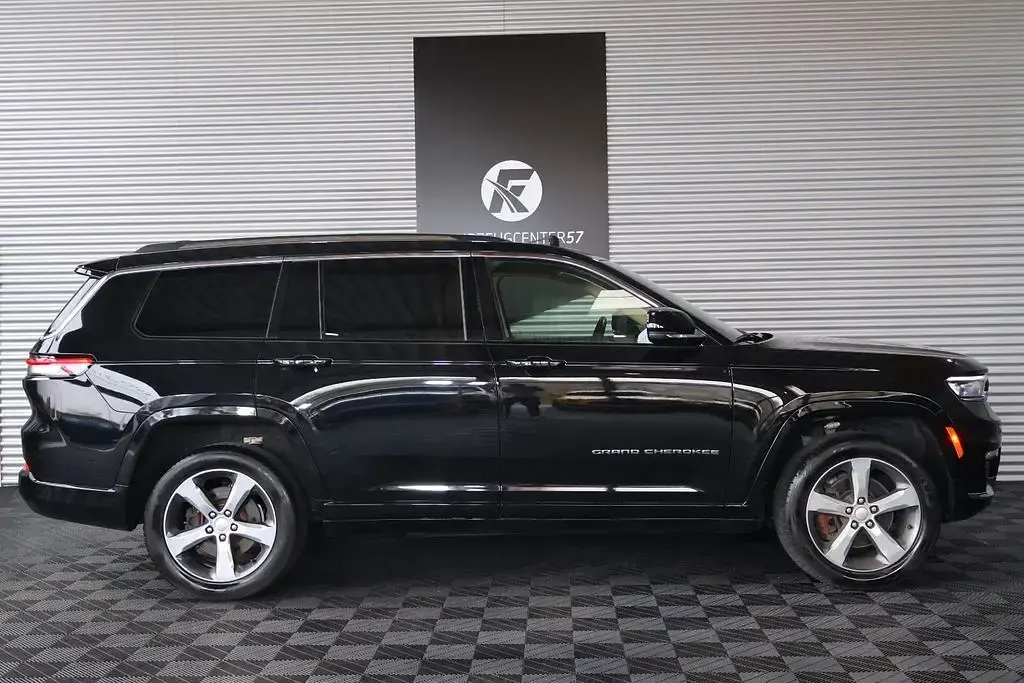 Gebraucht Jeep Grand Cherokee Limited 290 PS (213 kW) 2021 Schwarz SUV