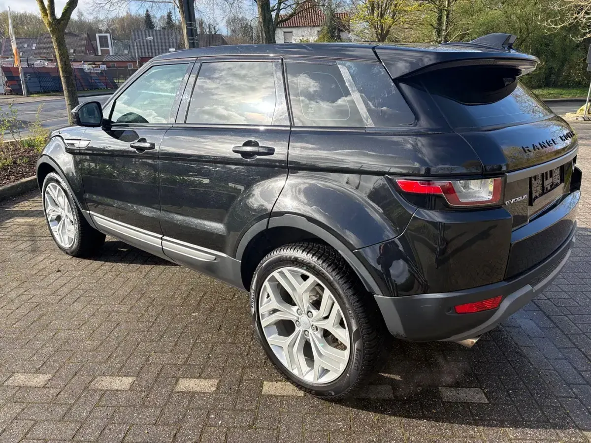 Gebraucht Land Rover Range Rover evoque Pure 150 PS (110 kW) 2019 Schwarz SUV