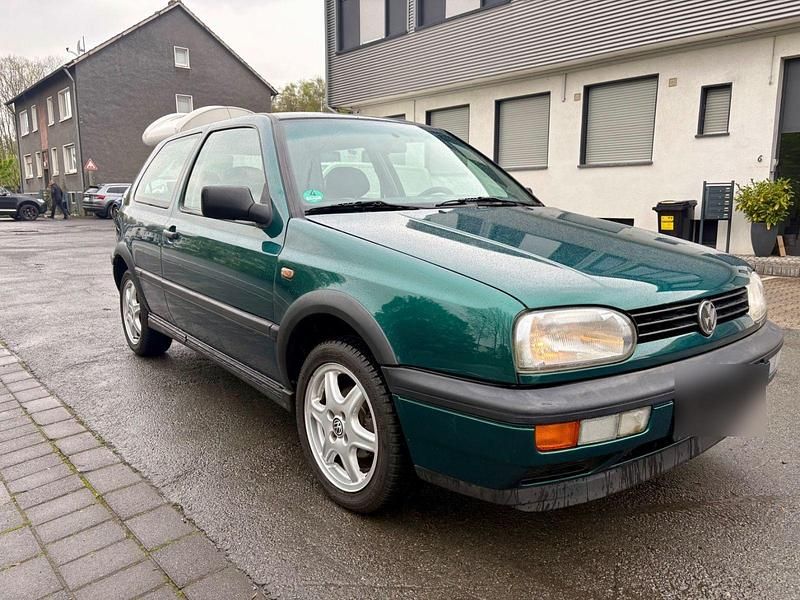 Second-hand VW Golf 75 CP (55 kW) 1996 Verde Coupe