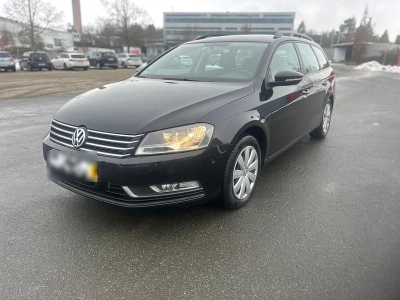 Gebraucht VW Passat 140 PS (102 kW) 2011 Schwarz Kombi