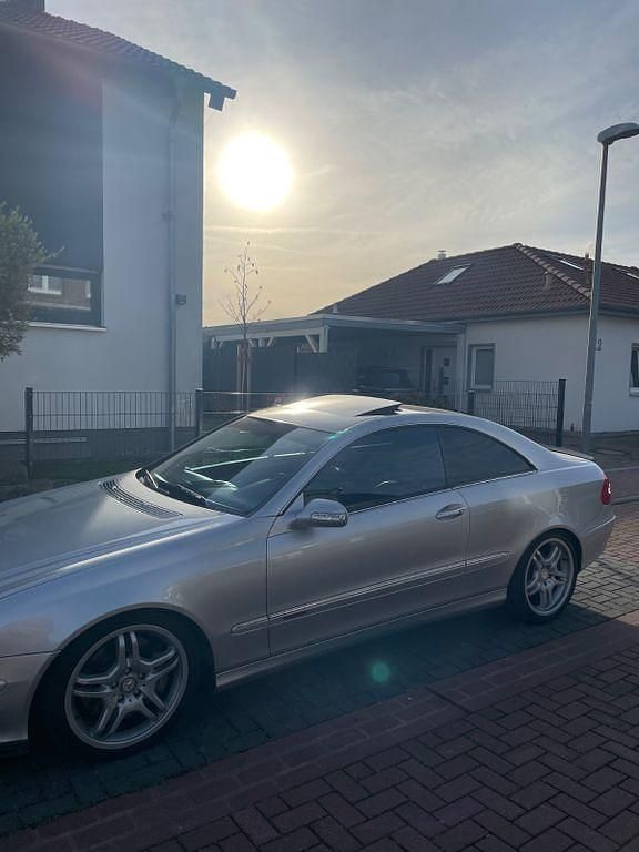 Silber Gebraucht 2002 Mercedes CLK500 Avantgarde Coupé | 12.999 € - Bild 1/4