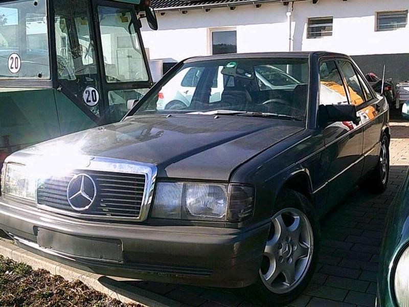 Gebraucht Mercedes 190 109 PS (80 kW) 1990 Grau Limousine