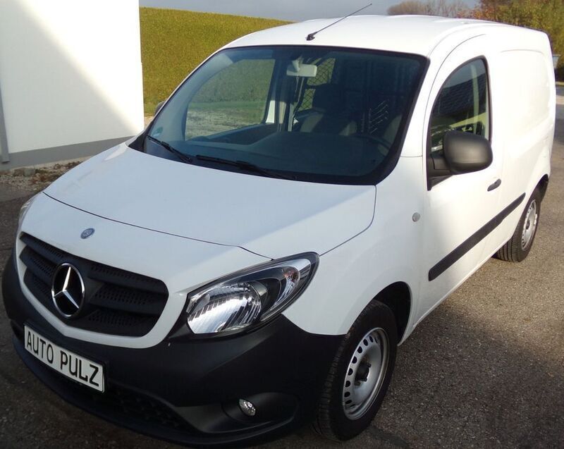 Weiß Gebraucht 2019 Mercedes Citan 109 Van / Kleinbus | 10.490 € (Etwas zu teuer) - Bild 1/4
