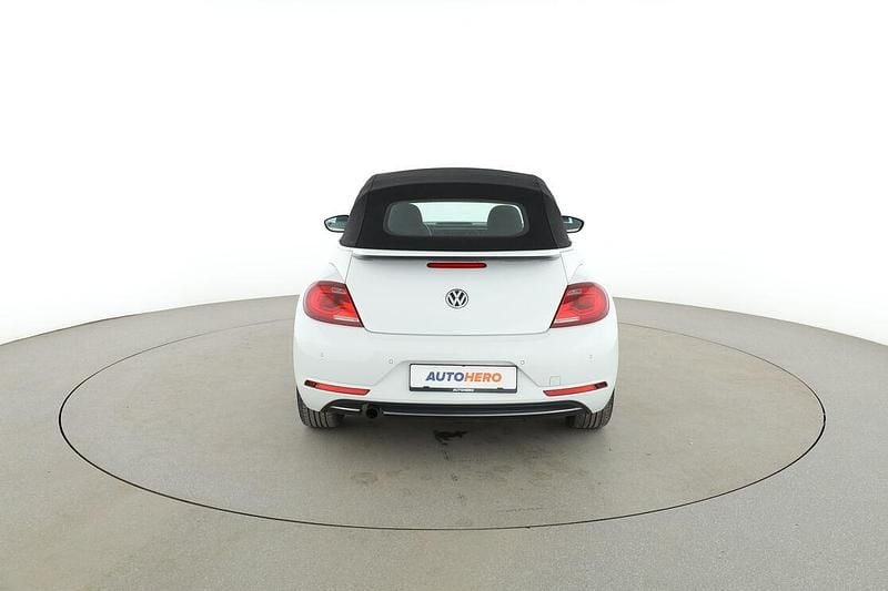 Gebraucht VW Beetle Design 105 PS (77 kW) 2018 Weiß Kleinwagen