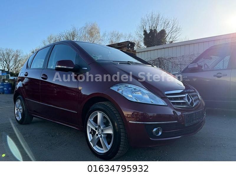 Gebraucht Mercedes A200 136 PS (100 kW) 2008 Rot Limousine