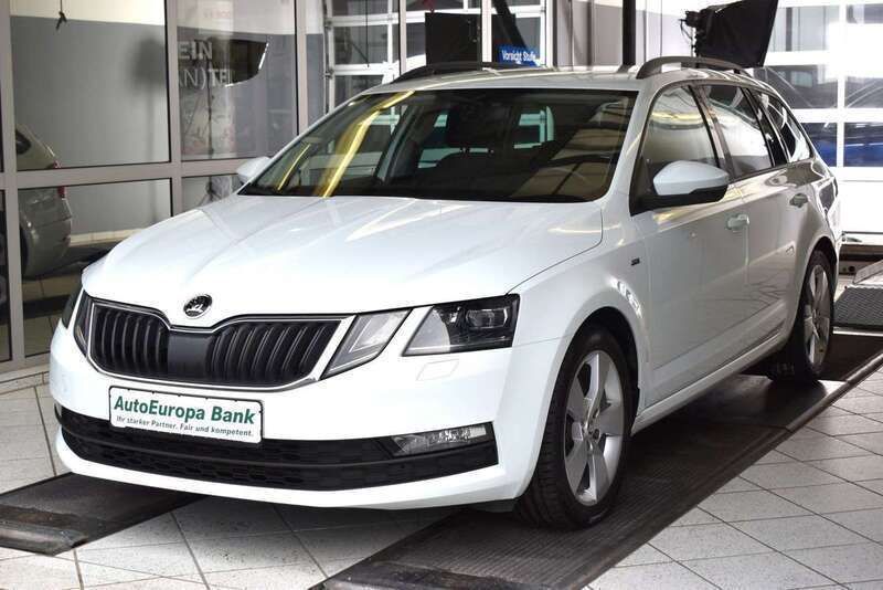 Laserweiss Gebraucht 2018 Skoda Octavia Clever Kombi | 16.900 € (Fairer Preis) - Bild 1/4