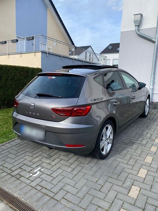 Second-hand Seat Leon FR 125 CP (91 kW) 2017 Gri Berlinǎ
