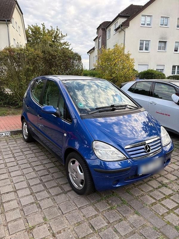 Blau Gebraucht 2000 Mercedes A140 Elegance Kleinwagen | 1.400 € (Fairer Preis) - Bild 1/4