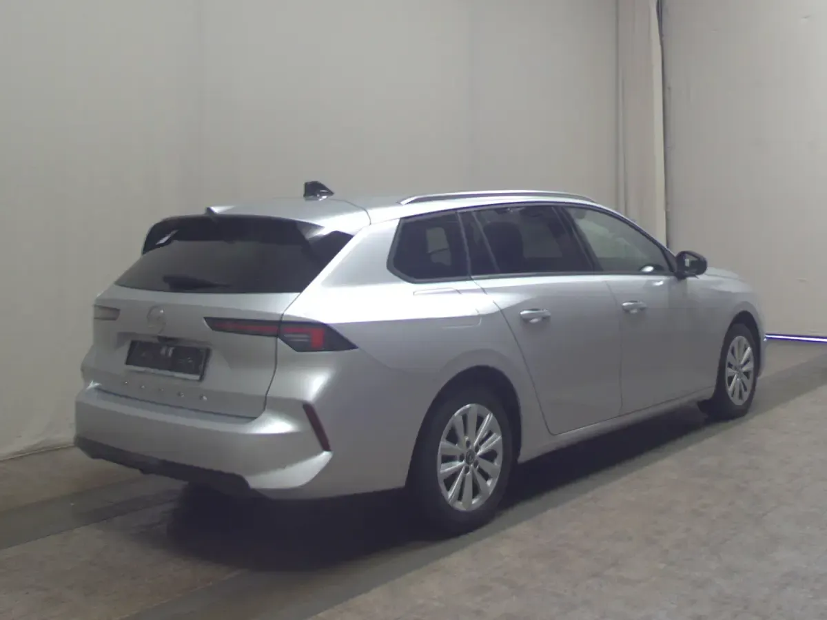 Usado Opel Astra Elegance 131 HP (96 kW) 2023 Cinzento Carrinha