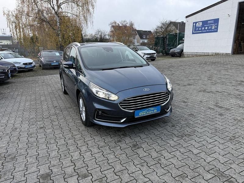 Gebraucht Ford S-MAX Titanium 190 PS (139 kW) 2020 Blau Van / Kleinbus