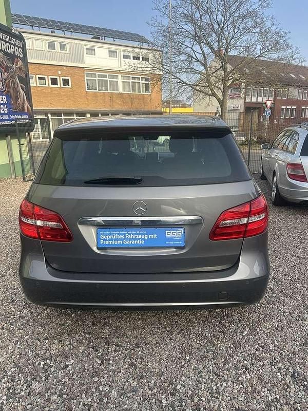 Gebraucht Mercedes B180 122 PS (89 kW) 2012 Mountaingrau  met. Van / Kleinbus