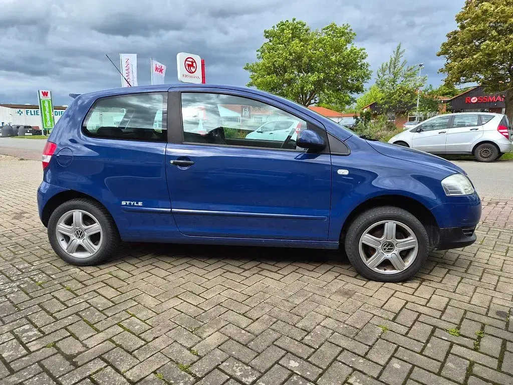 Usado VW Fox Style 54 CV (39 kW) 2010 Azul Utilitario