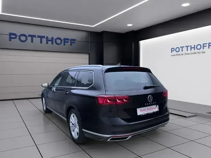 Gebraucht VW Passat Elegance 190 PS (139 kW) 2023 Schwarz Kombi