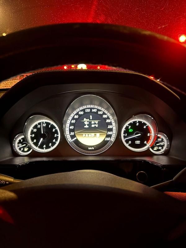 Gebraucht Mercedes E350 265 PS (194 kW) 2011 Schwarz Kombi