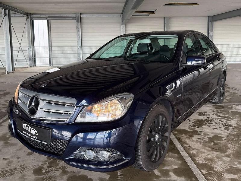 Gebraucht Mercedes C200 184 PS (135 kW) 2011 Blau Limousine