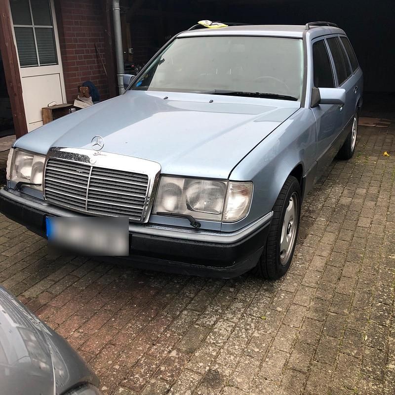 Blau Gebraucht 1991 Mercedes 300 Kombi | 15.000 € - Bild 1/4