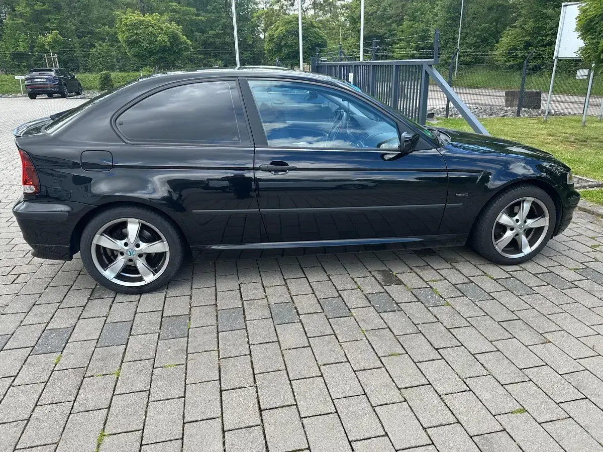 Gebraucht BMW 318 Compact 143 PS (105 kW) 2003 Schwarz Kleinwagen