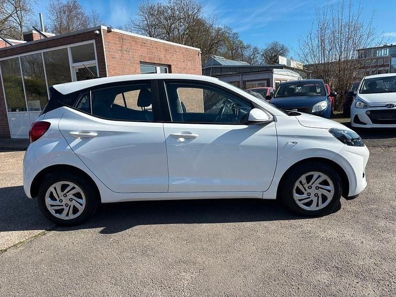 Gebraucht Hyundai i10 Select 67 PS (49 kW) 2024 Weiß Kleinwagen