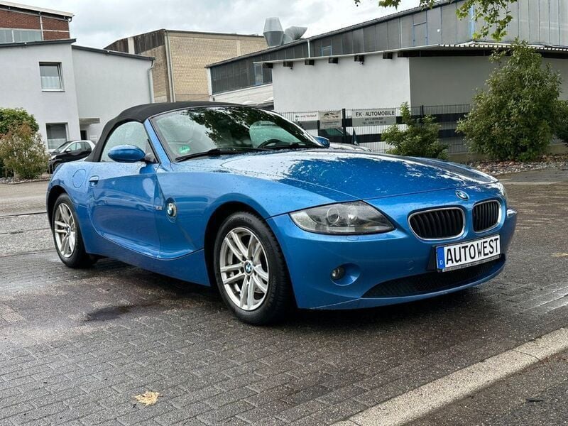 Blau Gebraucht 2005 BMW Z4 Sport Line Cabrio | 9.950 € (Guter Preis) - Bild 1/4