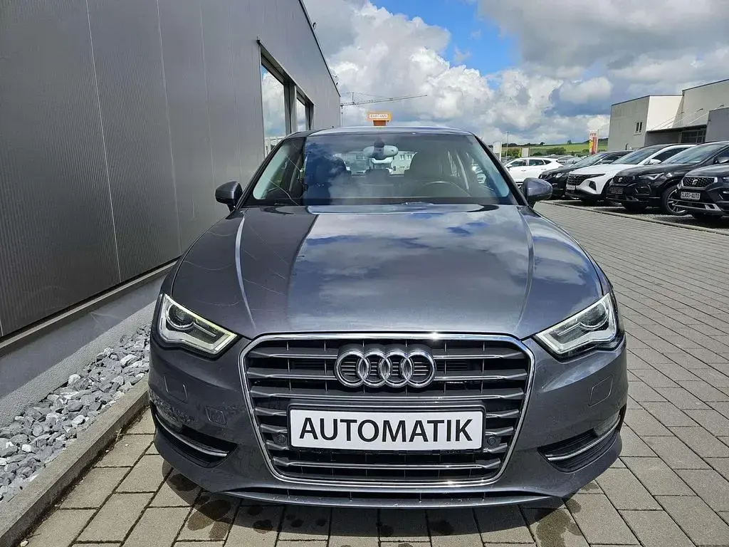 Gebraucht Audi A3 Ambiente 105 PS (77 kW) 2013 Monsungrau metallic Kleinwagen