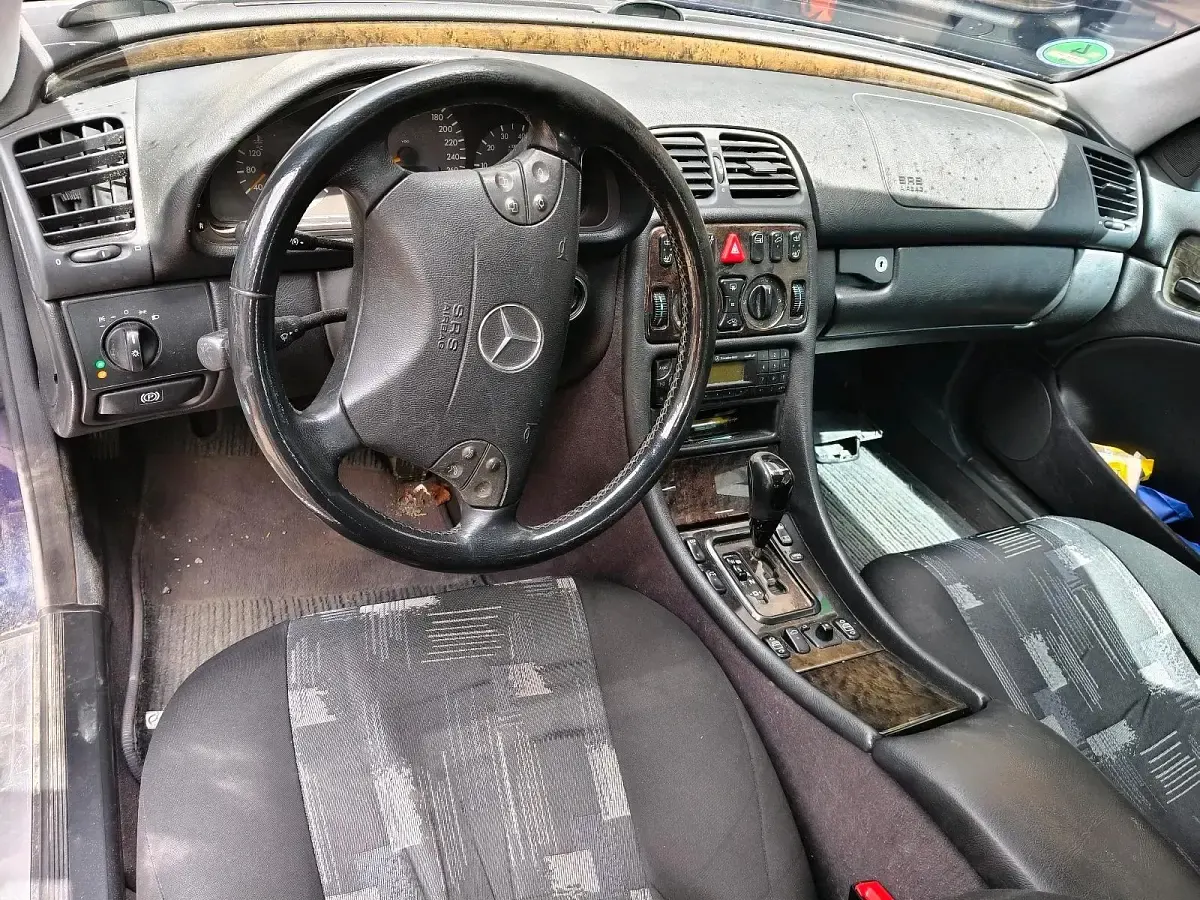 Gebraucht Mercedes CLK230 197 PS (144 kW) 2001 Blau Coupé