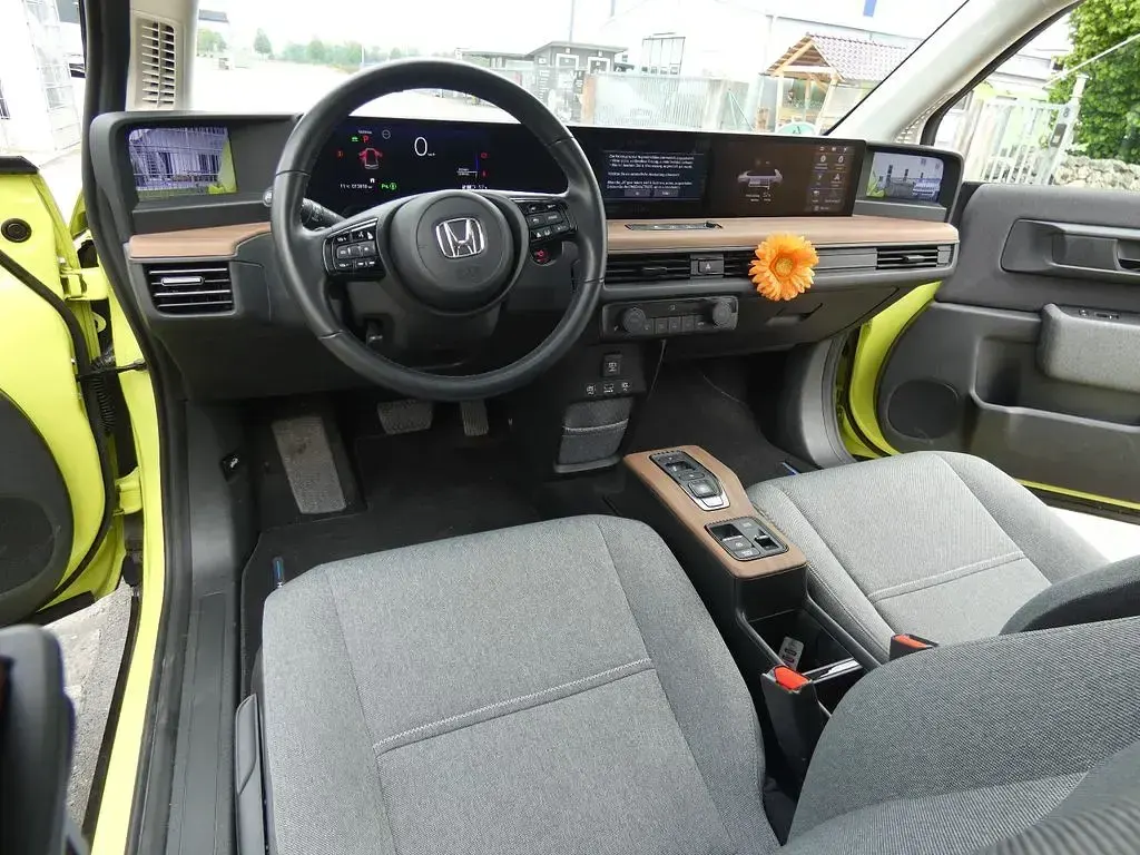 Usata Honda e 100 kW (136 CV) 2021 Giallo Utilitaria
