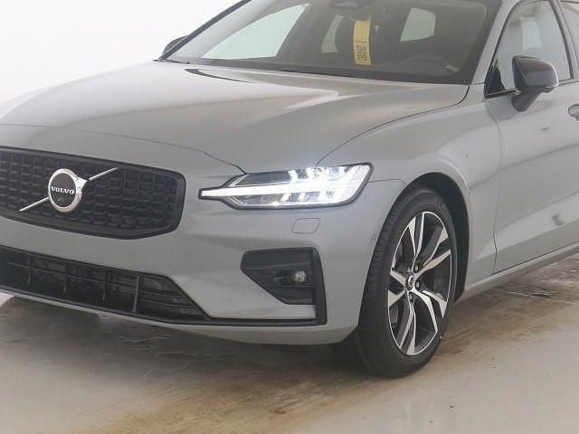 Gebraucht Volvo V60 Plus 197 PS (144 kW) 2025 Grau Kombi