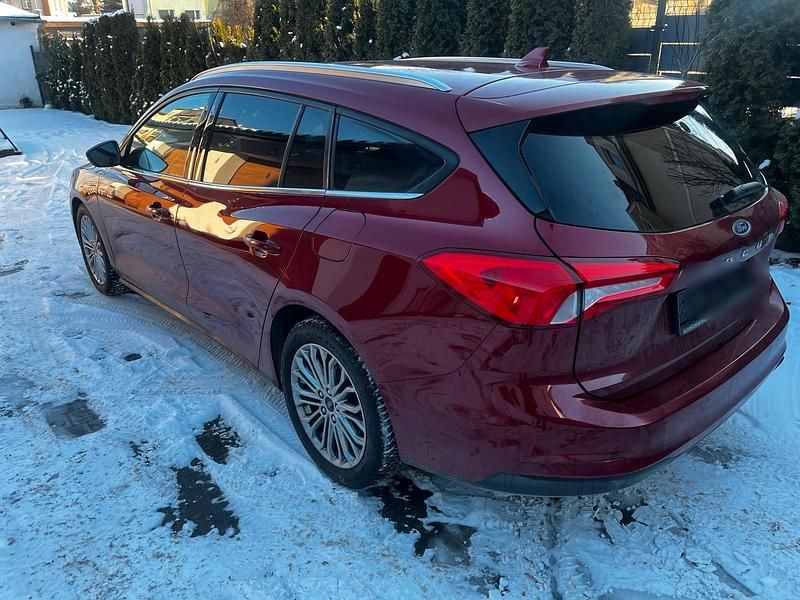 Gebraucht Ford Focus Titanium 150 PS (110 kW) 2020 Rot Kombi