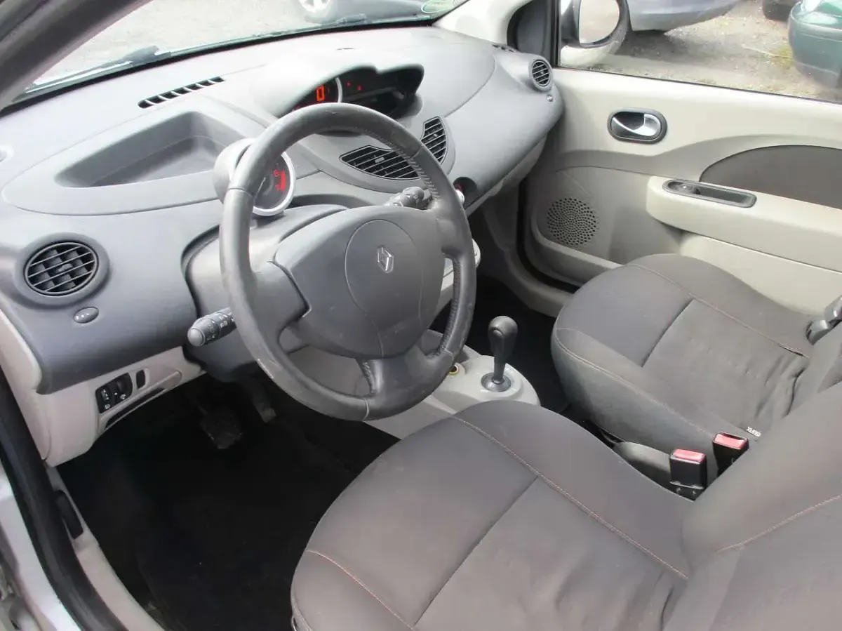Usata Renault Twingo Dynamique 76 CV (55 kW) 2008 Grigio Utilitaria