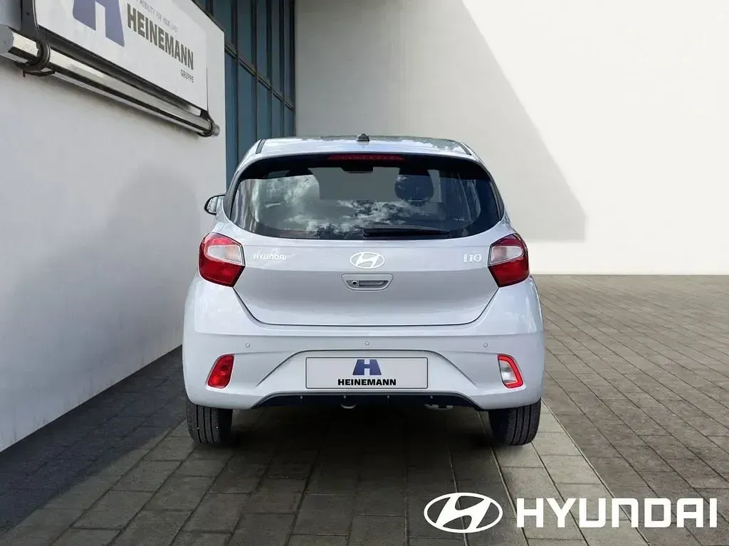 Neu Hyundai i10 63 PS (46 kW) 2025 Grau Kleinwagen