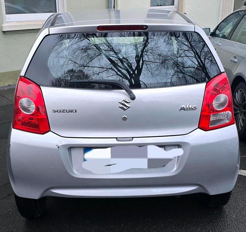 Gebraucht Suzuki Alto 69 PS (50 kW) 2010 Silber Kleinwagen