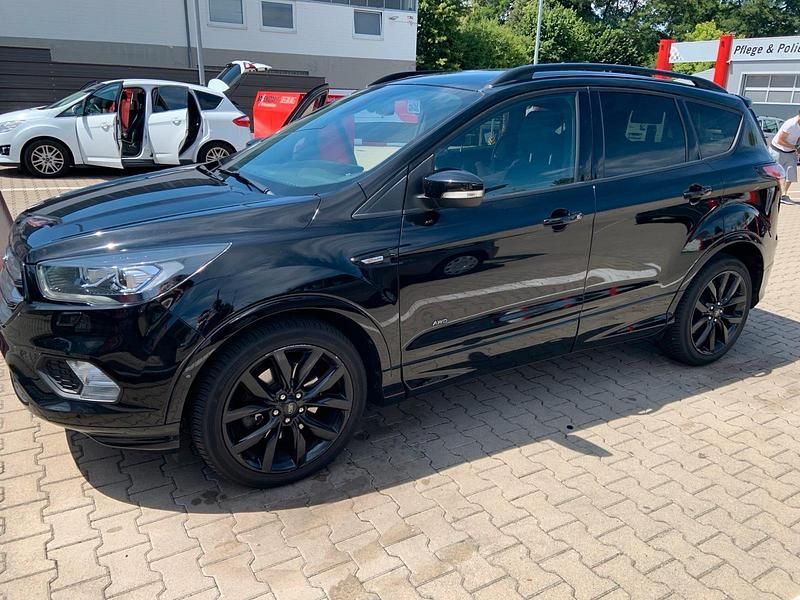 Schwarz Gebraucht 2018 Ford Kuga ST-Line SUV | 14.000 € (Guter Preis) - Bild 1/4