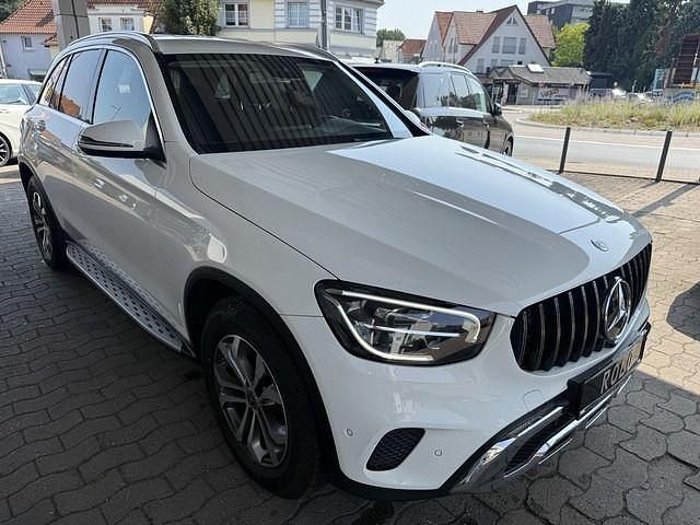 Polarweiss Gebraucht 2020 Mercedes GLC220 AMG SUV | 33.500 € (Guter Preis) - Bild 1/4